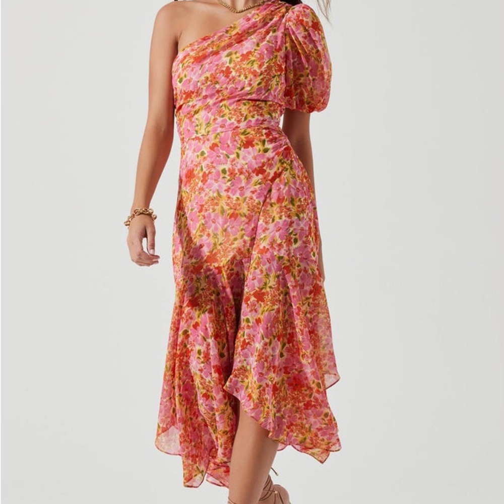 ASTR the Label Santorini Dress Pink Multi XS Pink Floral One-Shoulder Midi Dress